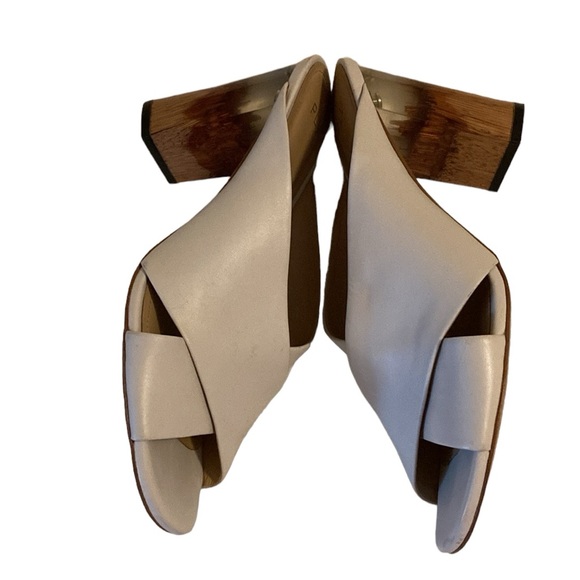 Pour La Victoire Cream Heeled Sandals - Picture 5 of 10